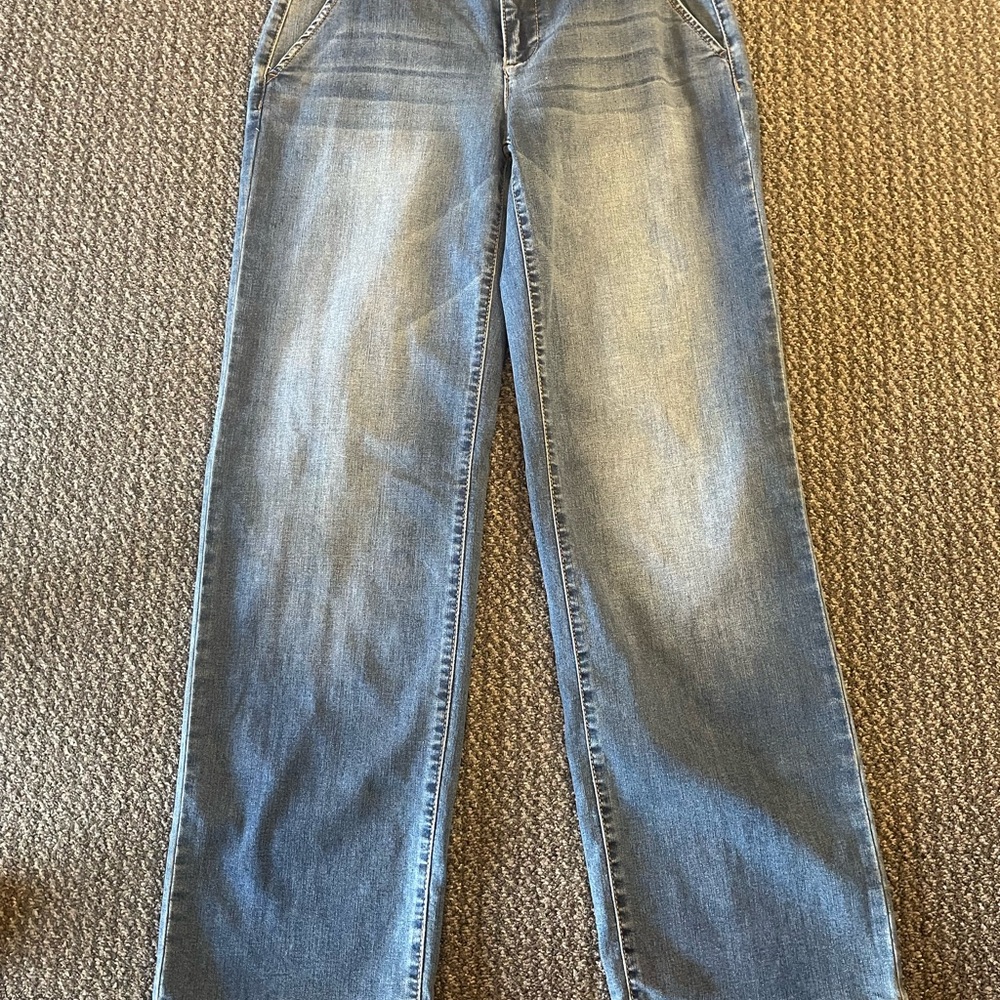 Apt. 9 Light Blue Mid Rise Jeans
